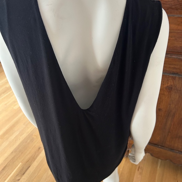 MarcellaModa NYC - M - Black Sleeveless Top - Picture 3 of 5